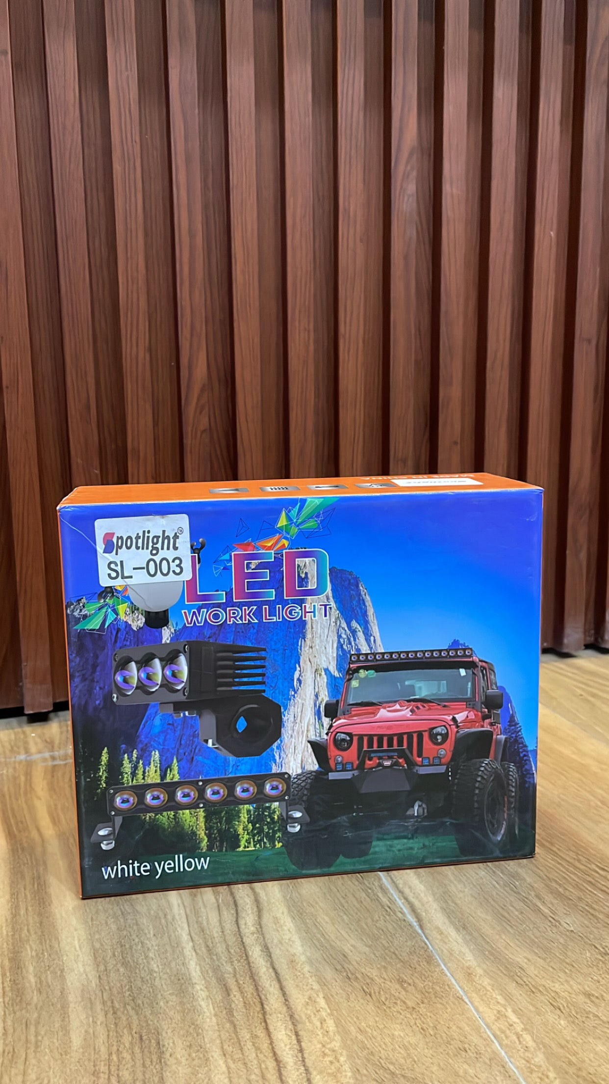 Axxess SL-003 White & Yellow Spotlight